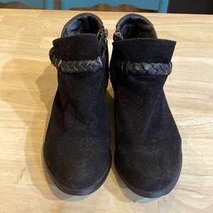 Black Suede Material Buckle Biootie